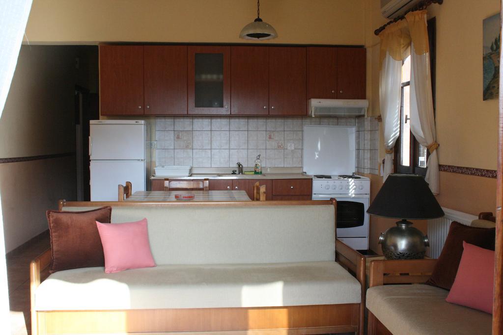 Xenios Loutra Village Karnagio מראה חיצוני תמונה