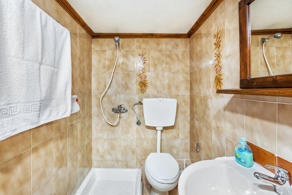 Xenios Loutra Village Karnagio מראה חיצוני תמונה