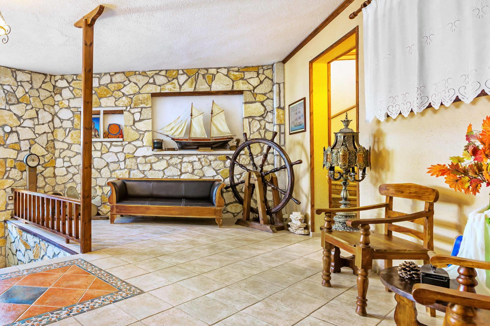 Xenios Loutra Village Karnagio מראה חיצוני תמונה